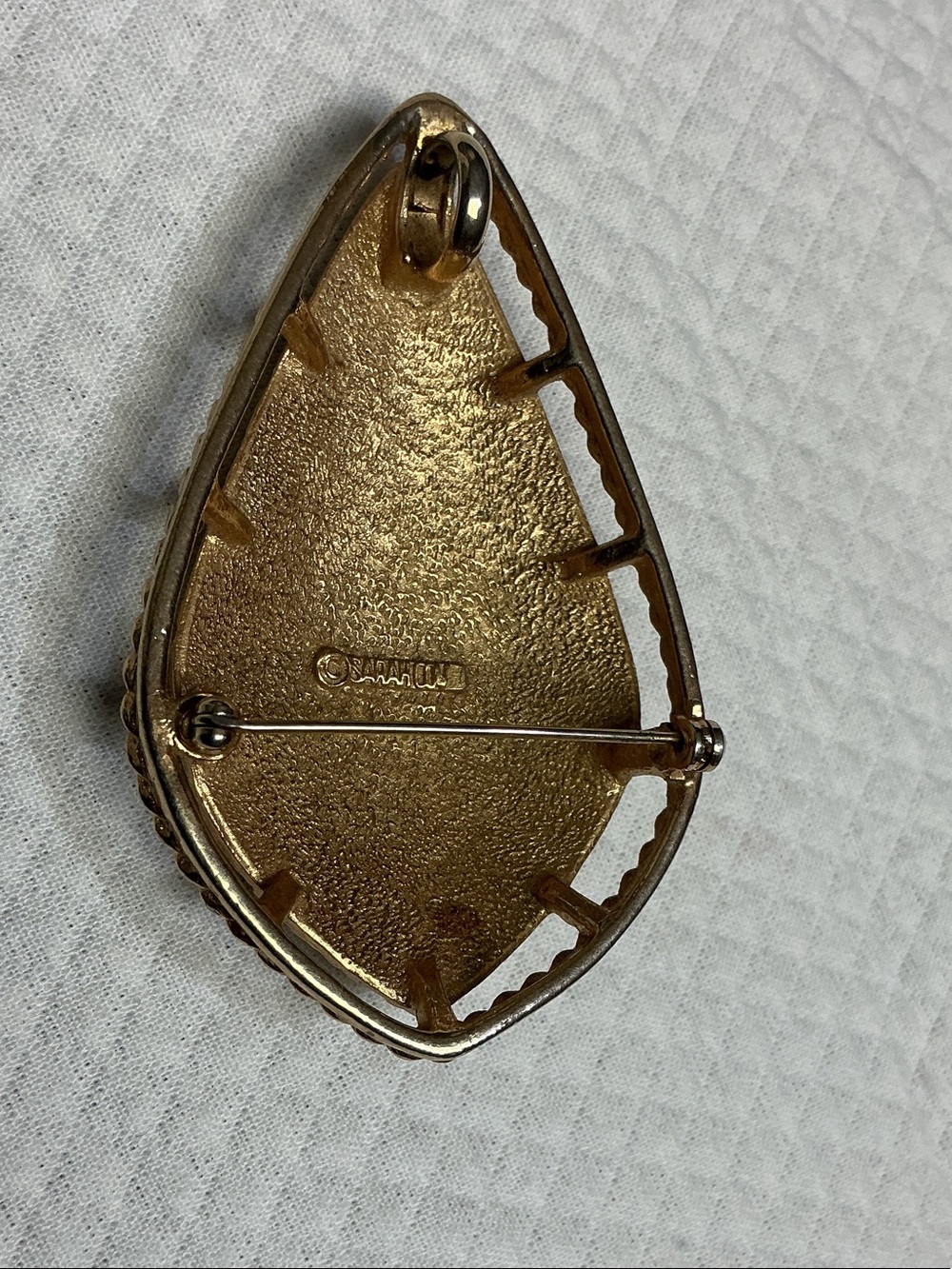 Sarah Coventry Gold Openwork Teardrop Brooch or Necklace - Picture 2 of 4